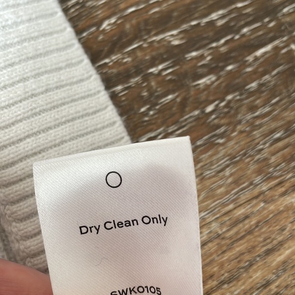 Draper James Windowpane Cable Cape NWT - Picture 7 of 13